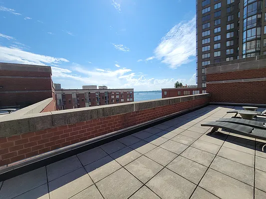 Rented by Chase Global Realty Corp | media 6