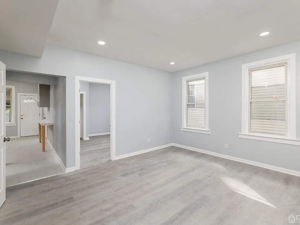 117 Emerson St #2
