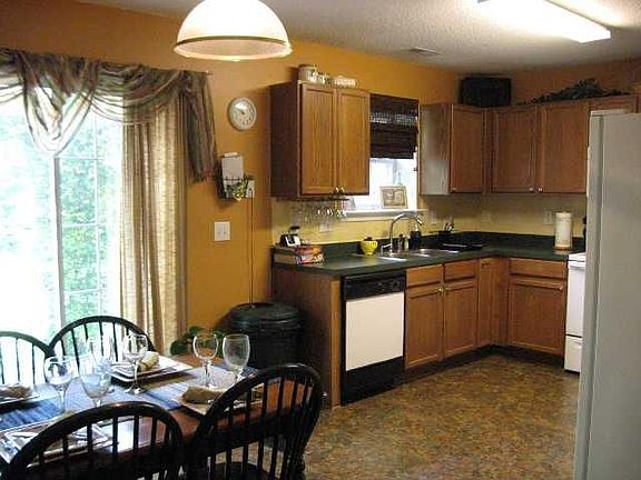 Dining/Kitchen