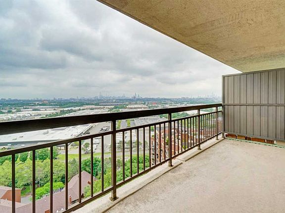 3rd image of 2031 Harmon Cove Tower #2031