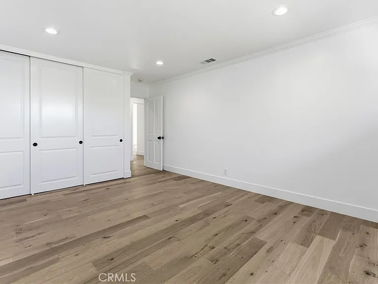 515 Kings Pl — Photo 27