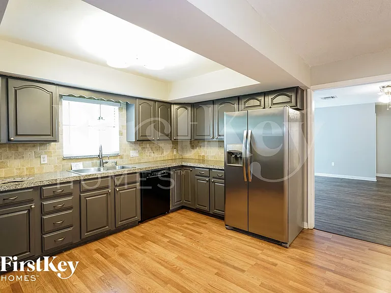4525 Debbie Ln — Photo 5
