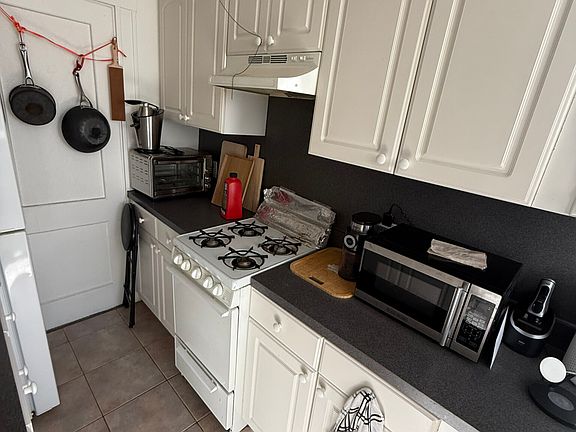 4th image of 121 Park Dr #50