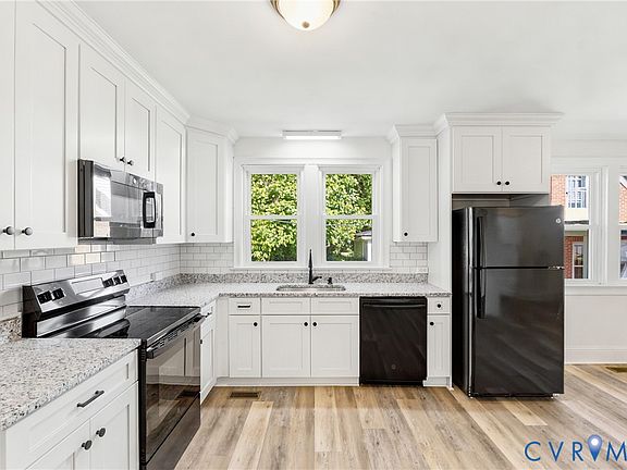 4th image of 709 E 3rd St
