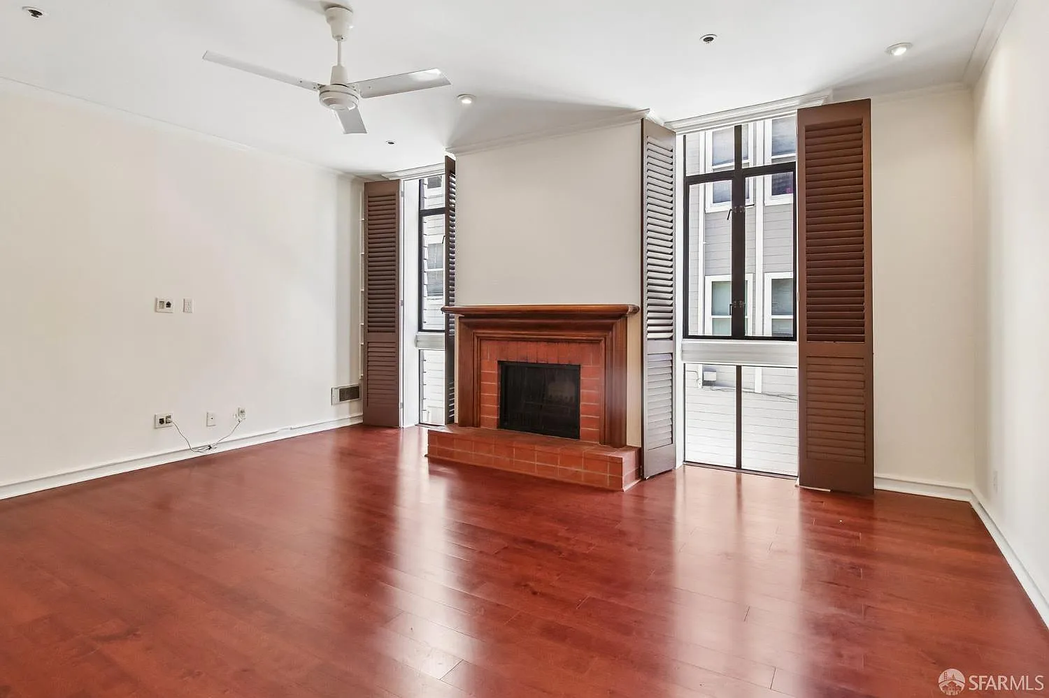 1 bed, 1.0 bath, 740 sqft, $4,300 — Photo 1