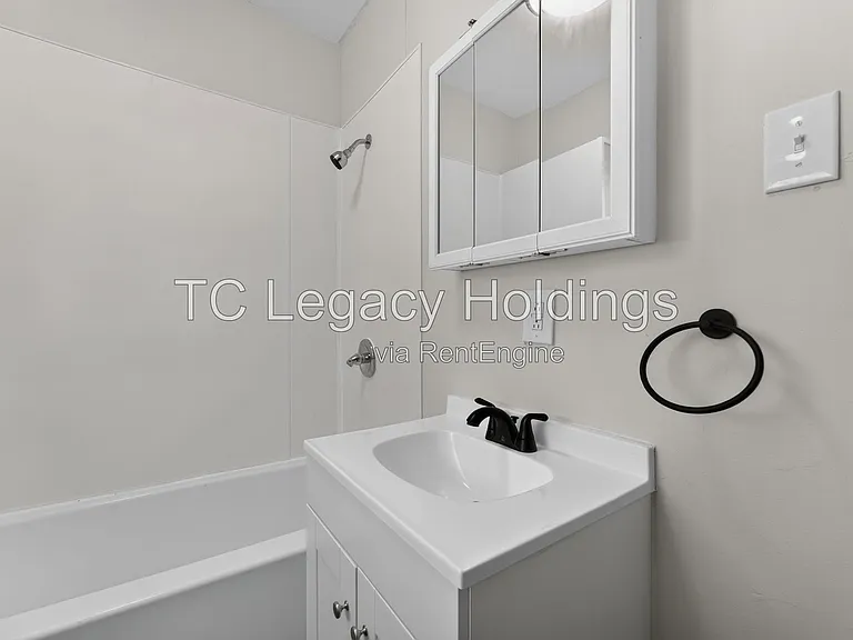 300 Ash Ave — Photo 22