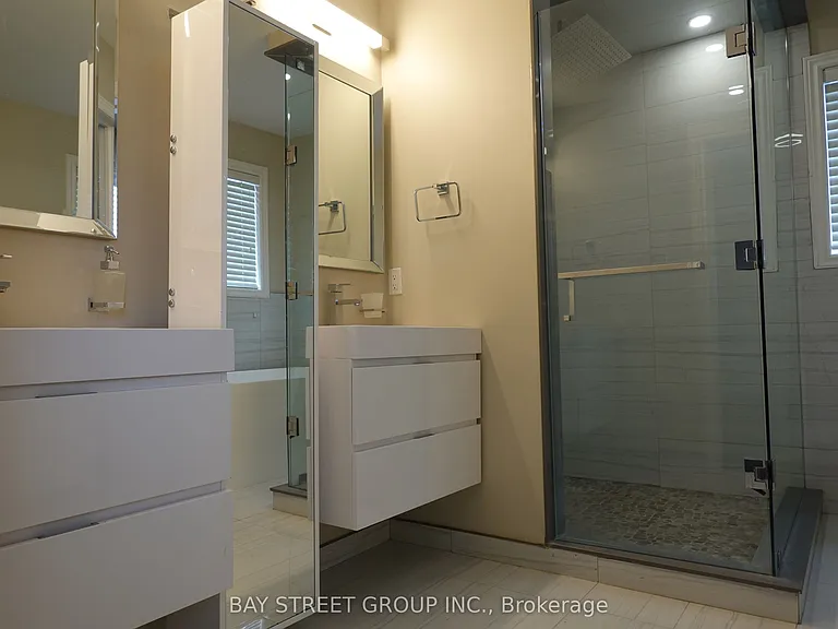 36 Vipond Rd — Photo 11
