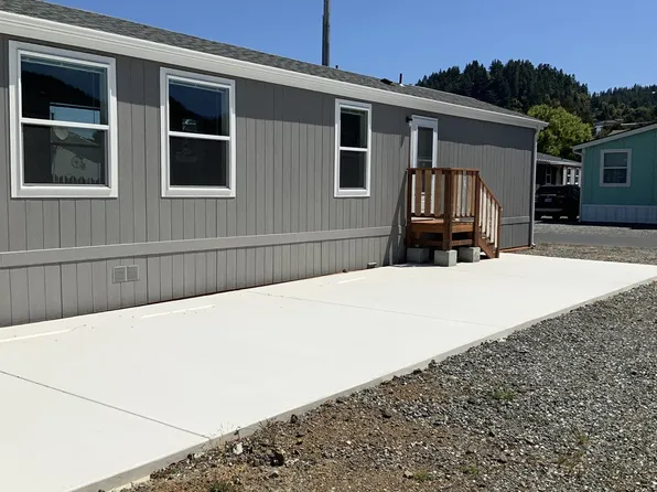 94120 Strahan St #2, Gold Beach, OR 97444