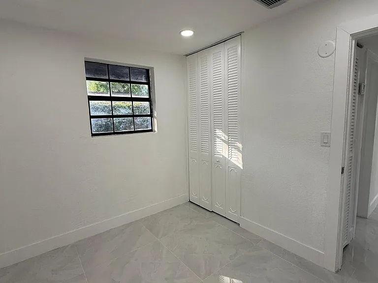 4400 SW 36th St — Photo 15