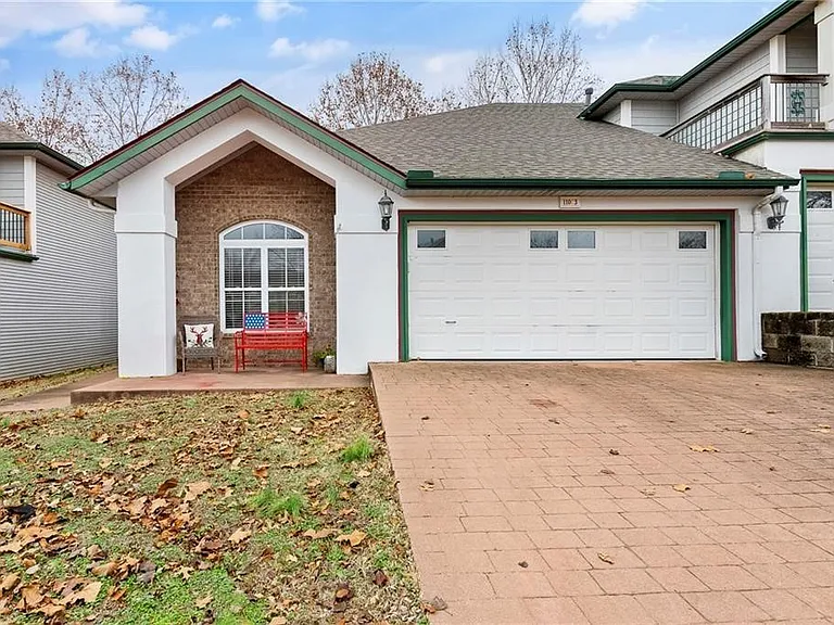 11073 Club House Pkwy — Photo 1