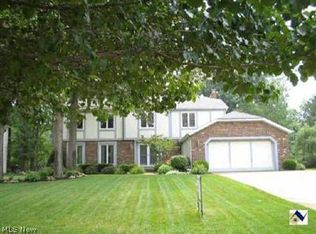 1865 Holdens Arbor Run, Westlake, OH 44145
