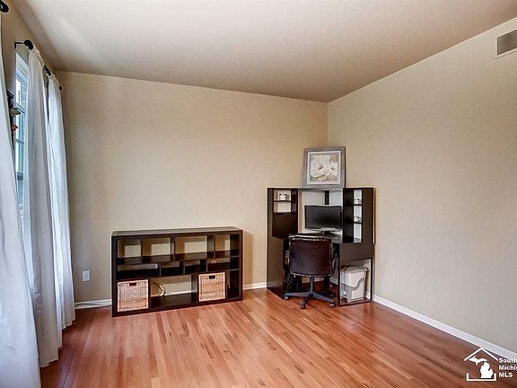 5th image of 13798 Cameron Ave
