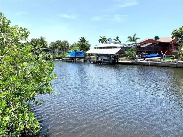 3200 Stabile RD, ST. JAMES CITY, FL 33956