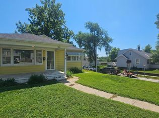 2021 S 60th St, Omaha, NE 68106