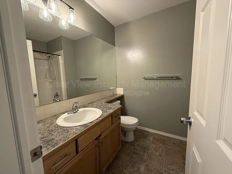 153 Silkstone Rd W #2 — Photo 9