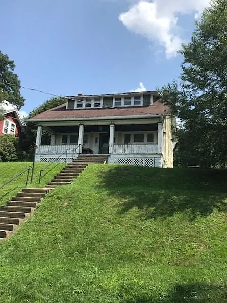 285 Hasson Ave photo 1