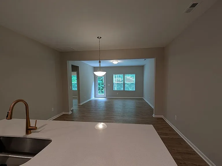 7119 Reeves St — Photo 2