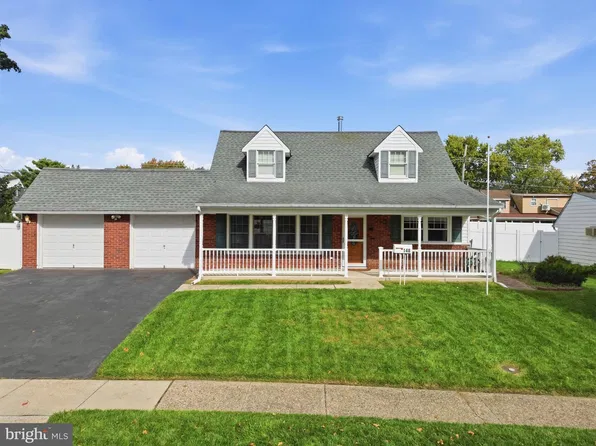 148 Heartwood Rd, Levittown, PA 19056
