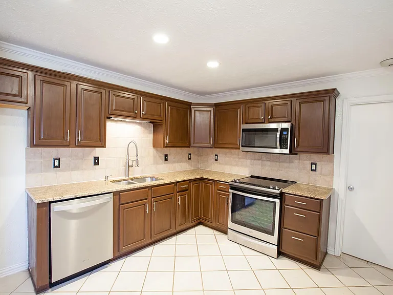 5713 Baker Dr — Photo 8