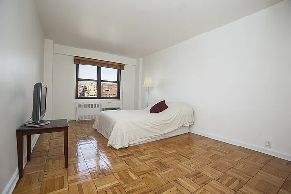 Rented by BLU Real Estate | media 4