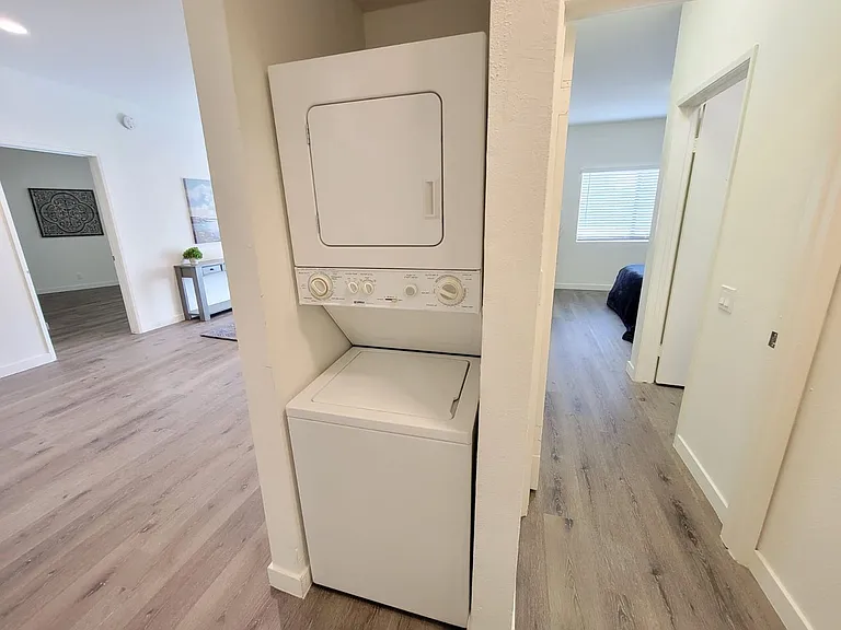 The Flats At Studio City - Darbyridge, Lp — Photo 7