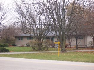 16534 Barber Greene Rd, Sycamore, IL 60178