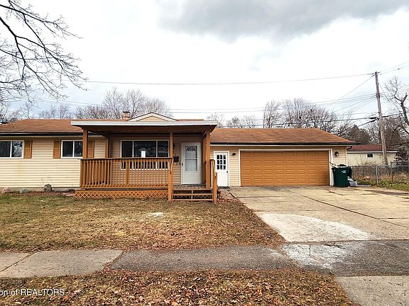 3rd image of 4317 Brighton Dr