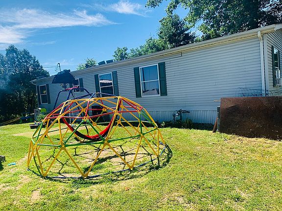 3rd image of 20697 Dogwood Shore Ln