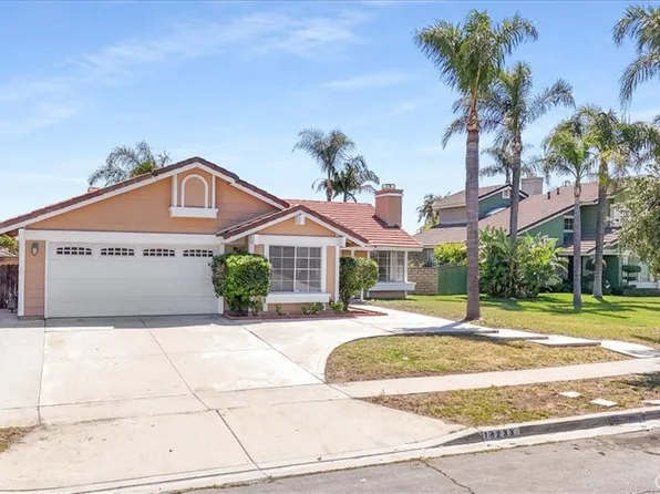 18233 Montgomery Ave, Fontana, CA 92336