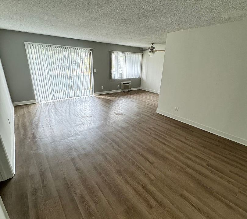 2nd image of 4949 Tyrone Ave #3B