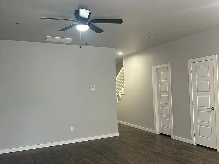 732 SW 14th St #14 — Photo 14