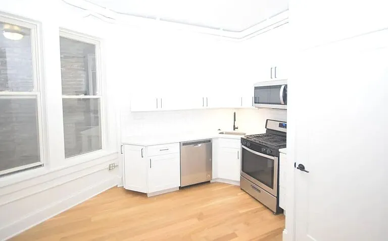 1325 W 18th St #3F — Photo 4