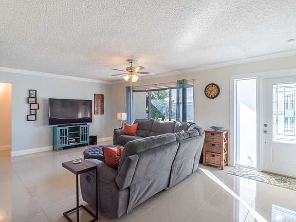 4th image of 6718 NW 60th Ct
