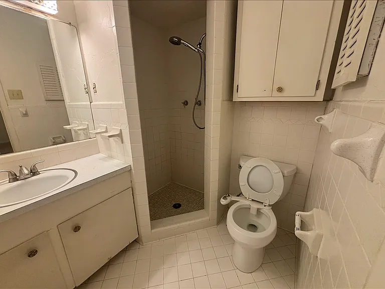 2102 Elmwood Dr — Photo 16