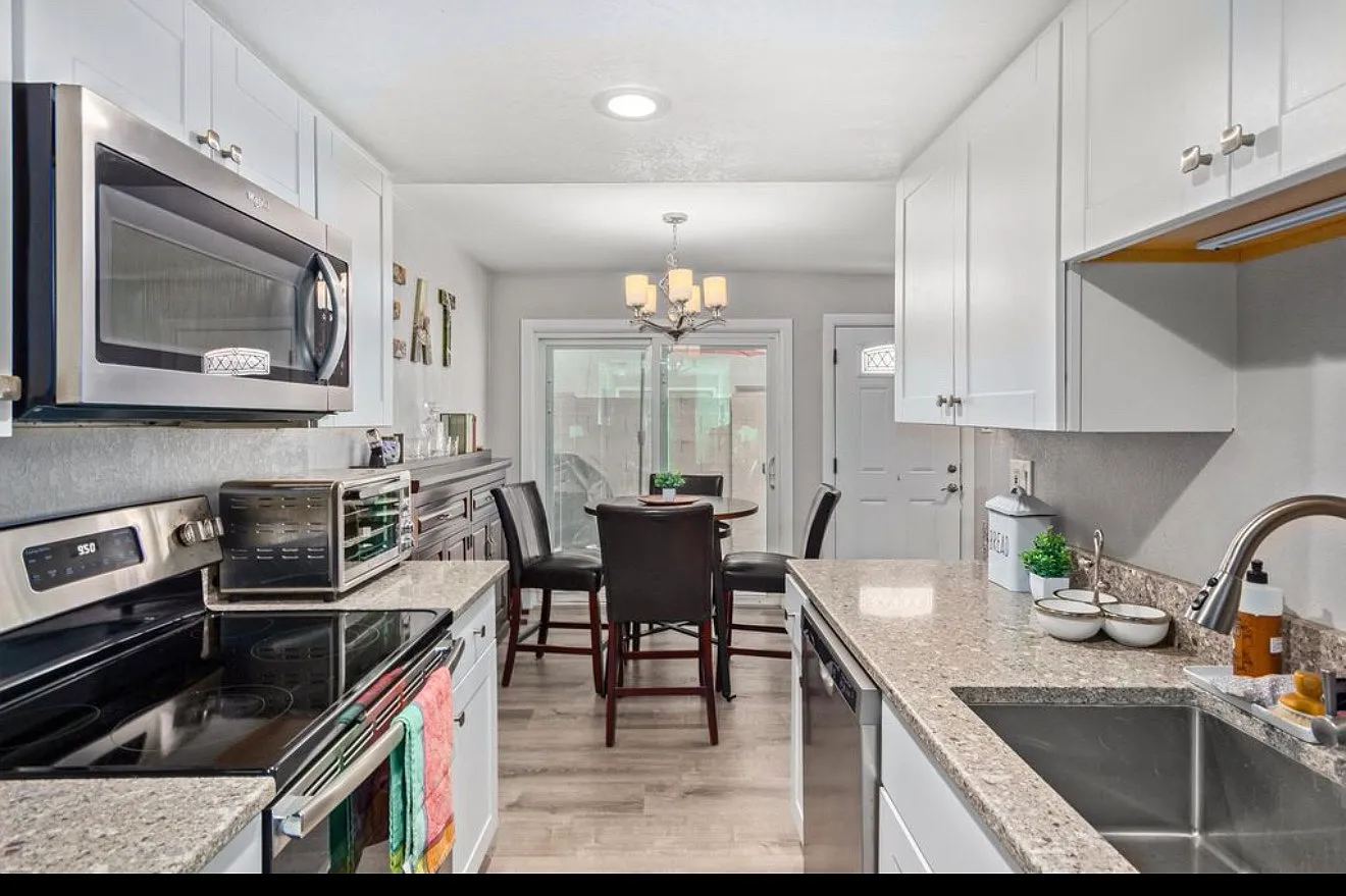 2 bed, 1.5 bath, 950 sqft, $1,850 — Photo 4