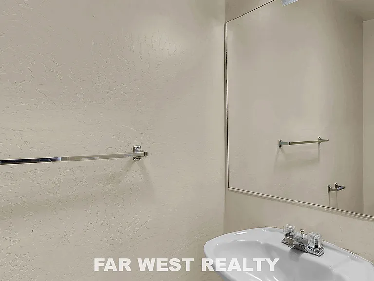 4032 N Viewpoint Dr #D — Photo 14