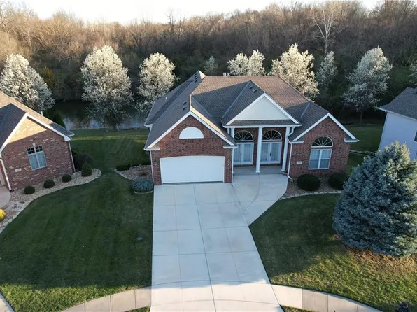 703 Bellerive Ct, Lansing, KS 66043