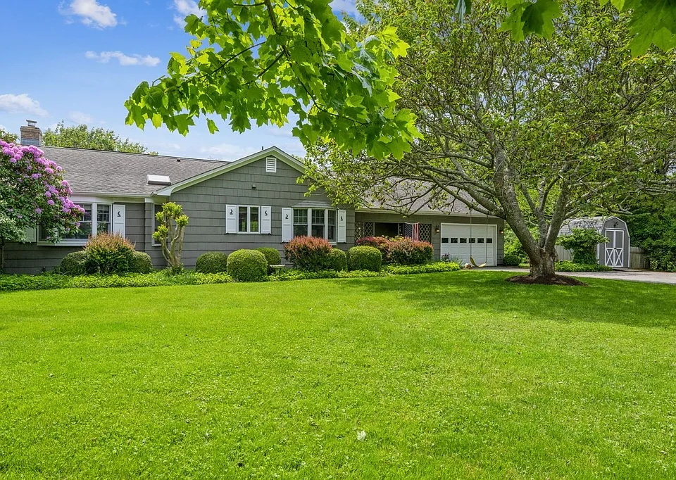102 Hand Ln