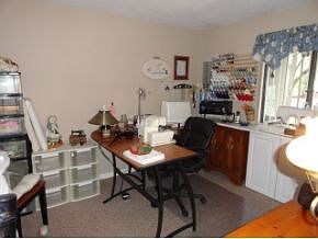4th image of 7 Essex Green Ct #7P