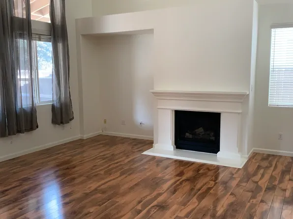 3215 N Kayenta St, Visalia, CA 93291
