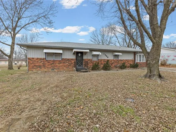 1306 Northwestern St, Iola, KS 66749