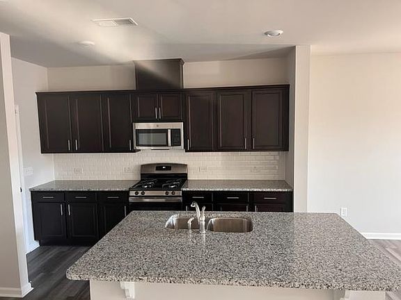 5th image of 1006 Gemma Dr