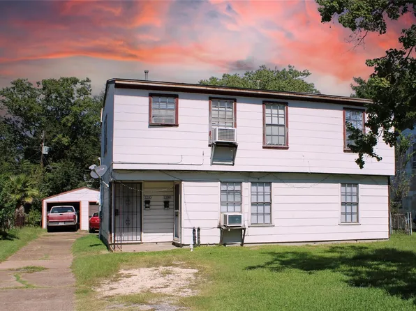 1210 6th Ave N, Texas City, TX 77590