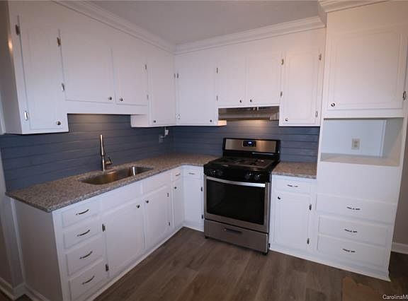 5th image of 1817 Old English Dr