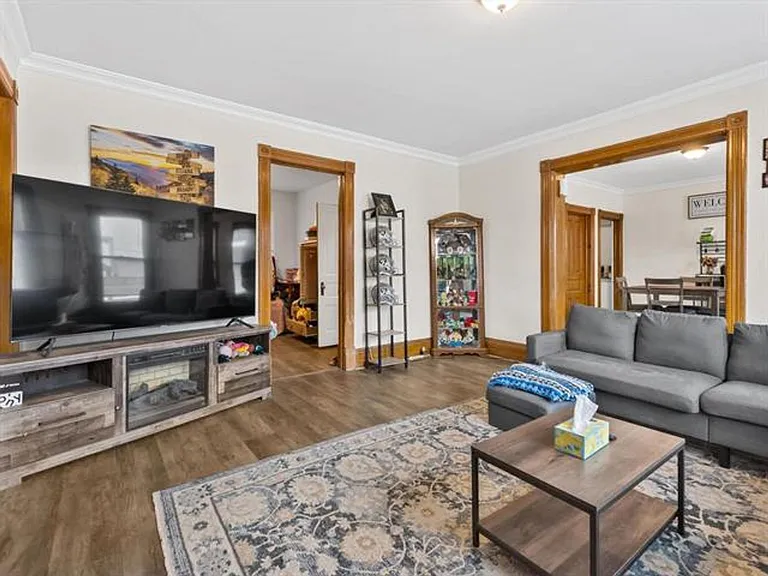 1510 Clark St — Photo 1