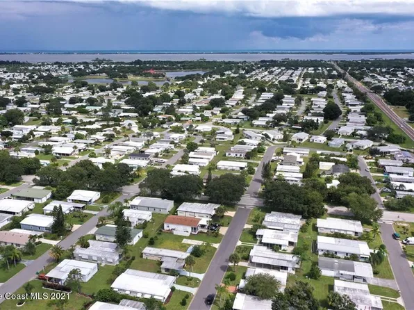 969 Laurel Cir, Barefoot Bay, FL 32976