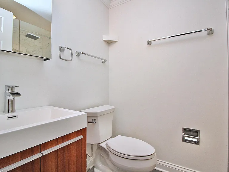 401 Scaleybark Rd — Photo 14