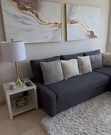 3rd image of 5 Laguna