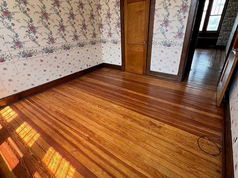 802 W Franklin St — Photo 5