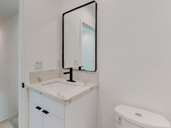 2nd image of 234 1/2 N Burlington Ave #234.500